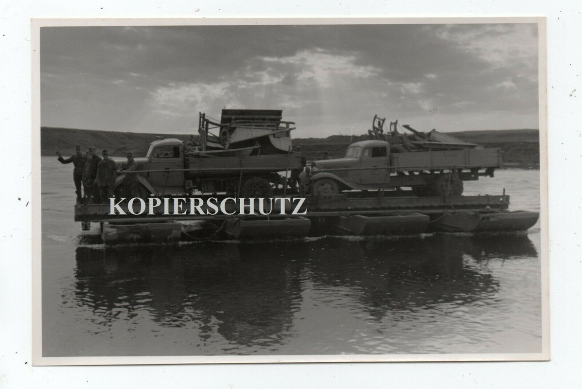 Russland 1944 Orscha Dnjepr Soldat Ponton Floß Boot Schiff Sdkfz LKW