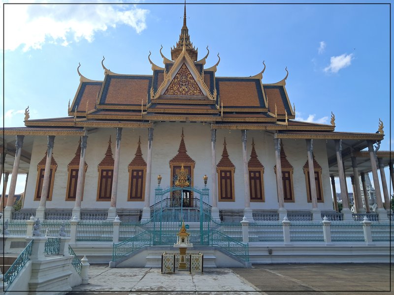 Phnom Penh, Palacio Real, Prisión S-21. - De la bahía de Halong a los templos de Angkor (7)
