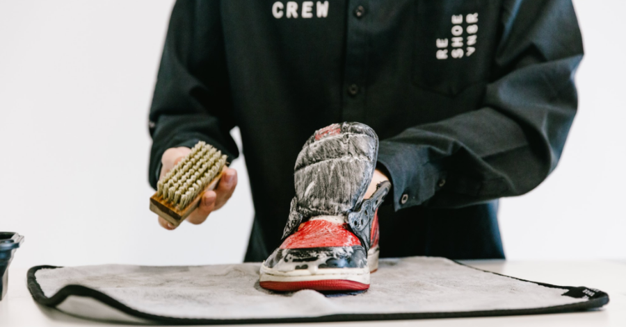 How To Clean Jordan 1 Shoes Without Ruining Them