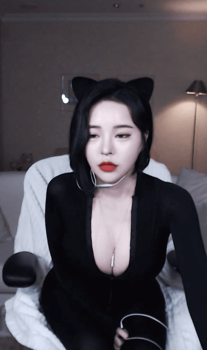 [Image: 15748008807149.gif]