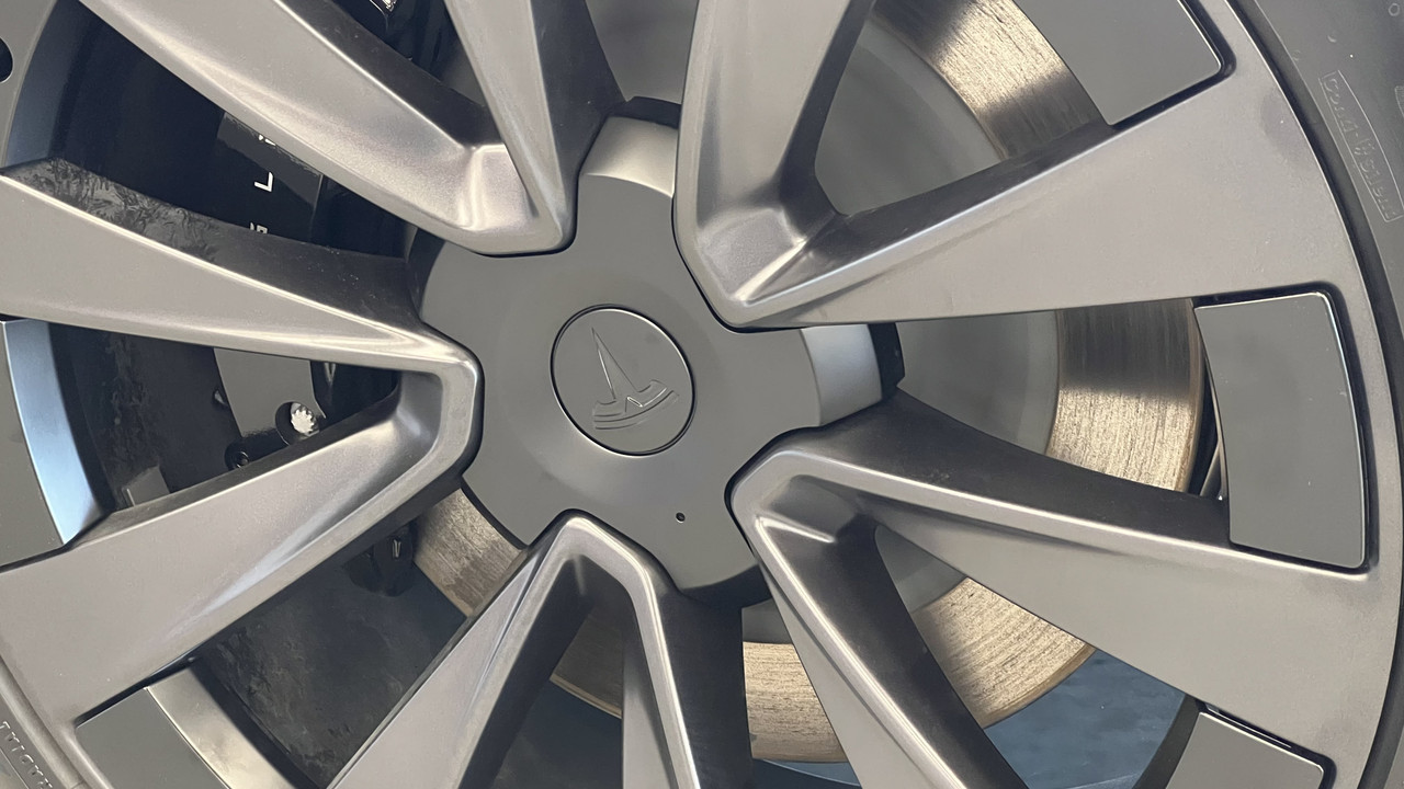 FAB6D070-C8F4-4AE5-BC8F-161990D22CC9