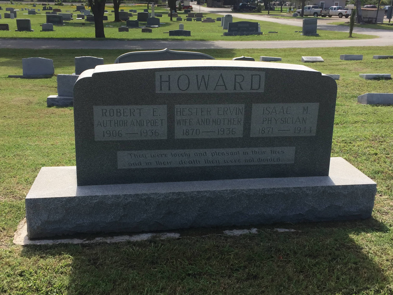 Howard-Days-2019-Robert-E-Howard-grave-stone