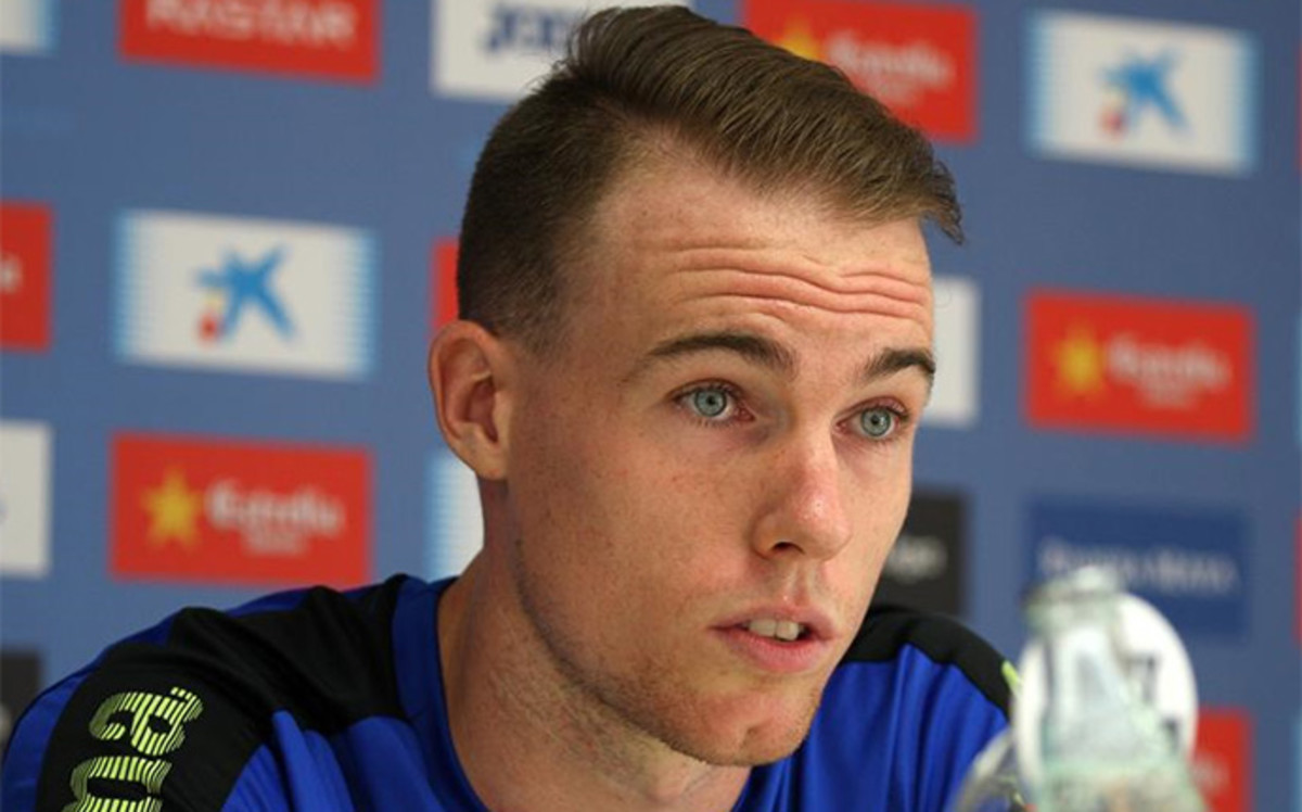 C22C59A0-4EF7-4653-ACE4-8129430CDA36