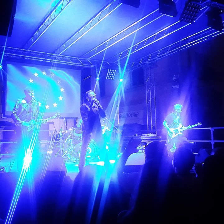 62138269-10161812233520015-4830109371994