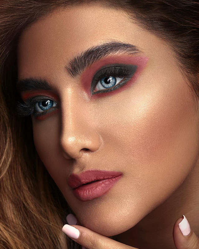 Beauty influencer campaign large