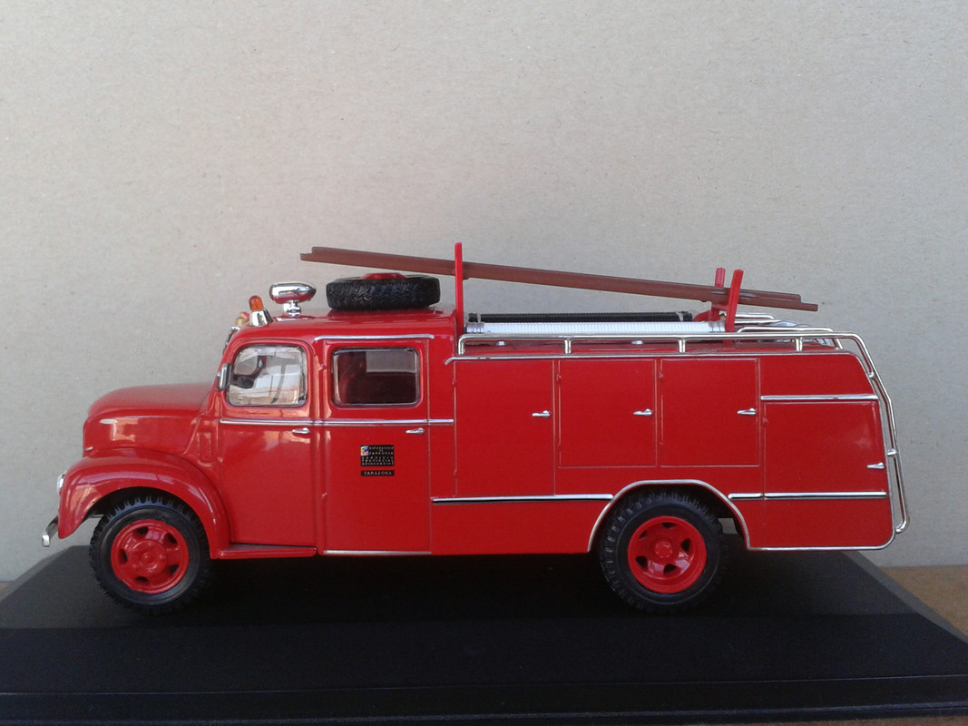 1964 Ebro B45 Antyfire “Bomberos de Tarazona” (Ixo-nº 17 Camiones y Vehículos de Bomberos) (13)