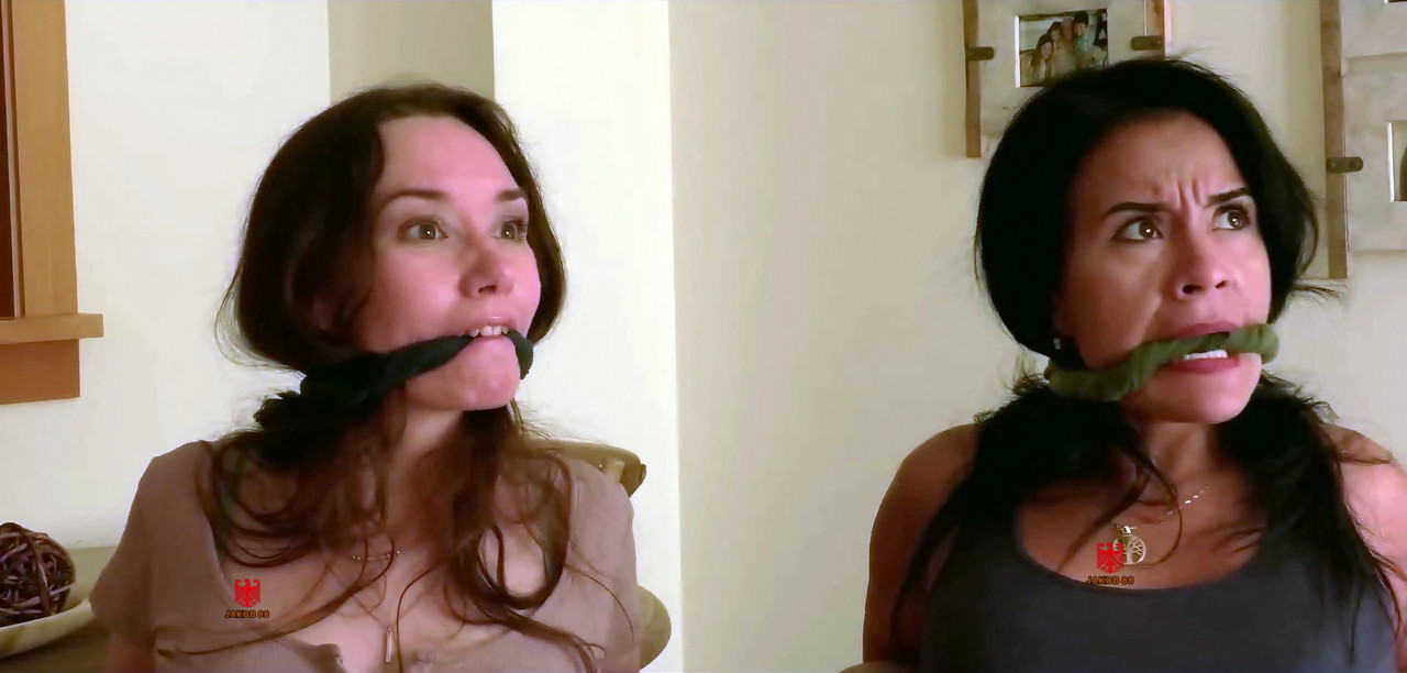 Sonia Martell, Luana Ulloa 6 - Jurassic Cracks 2022