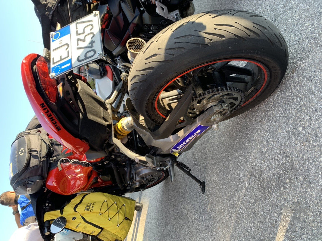 4D7204B0-97BF-442C-A0A5-FC23F70F63B4