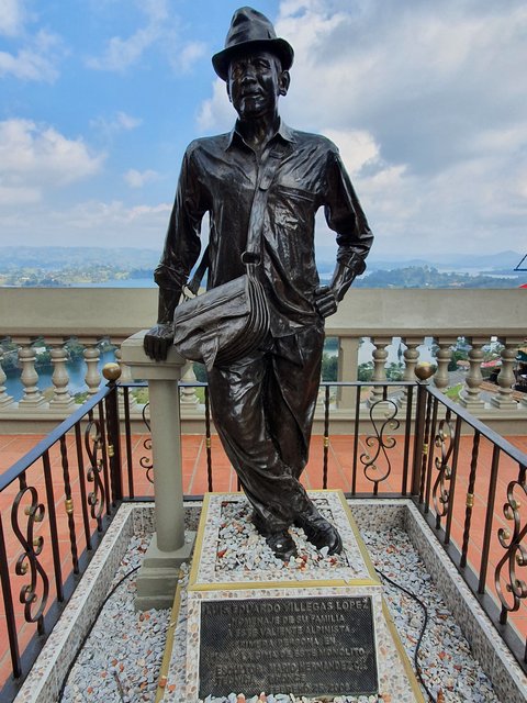 DIA 11: GUATAPÉ - MEDELLIN - Colombia y Curaçao Verano 2022 (8)