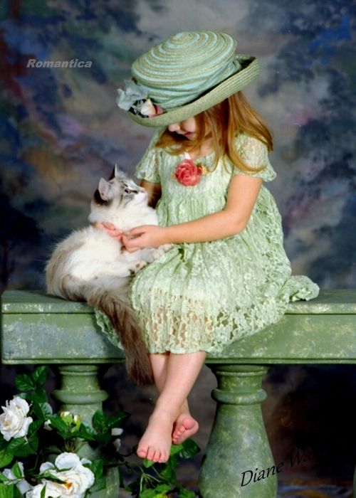 greengirlandkitten.jpg