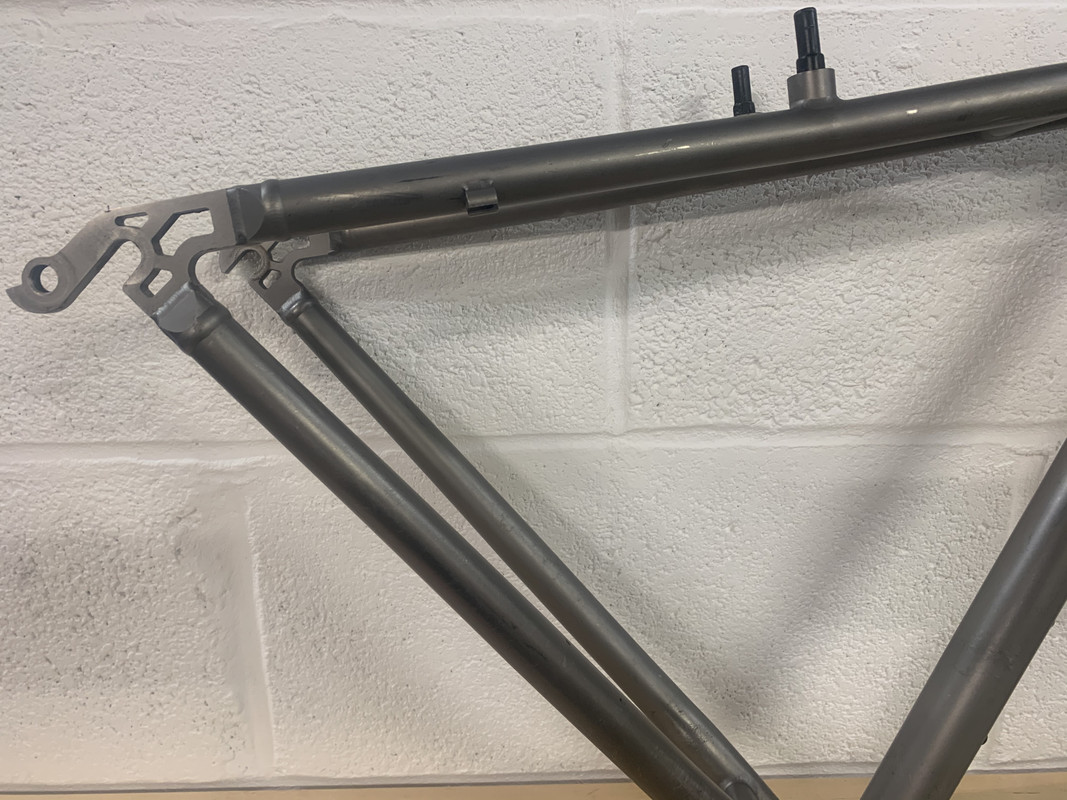 90268975-8552-4B06-8791-12C849DD85CD