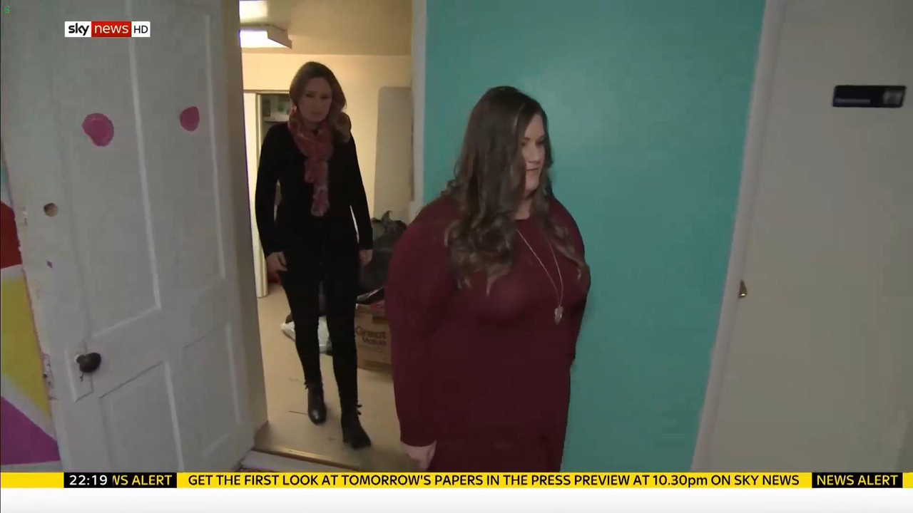 17 January - 22.00.00 - Sky News At 10. Anna Botting with the ma