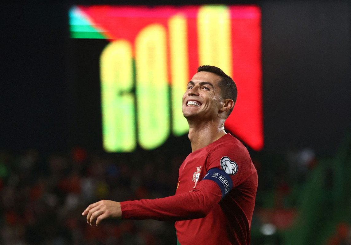 cristiano ronaldo batte record presenze nazionale portogallo video