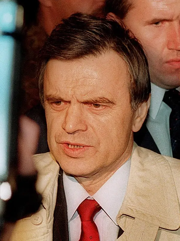 jwhwgh107jkp-ruslan-khasbulatov.png
