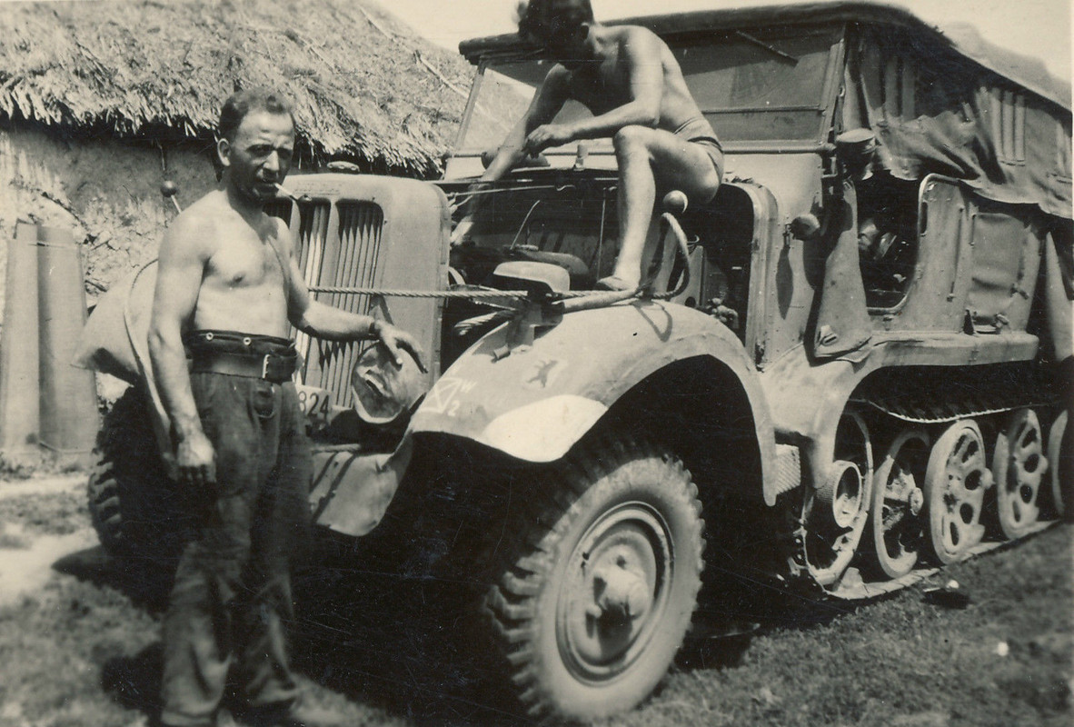 Foto 2.Wk Soldat Halbketten Fahrzeug Sonder-Kfz Panzer Tank Kennung Bär
