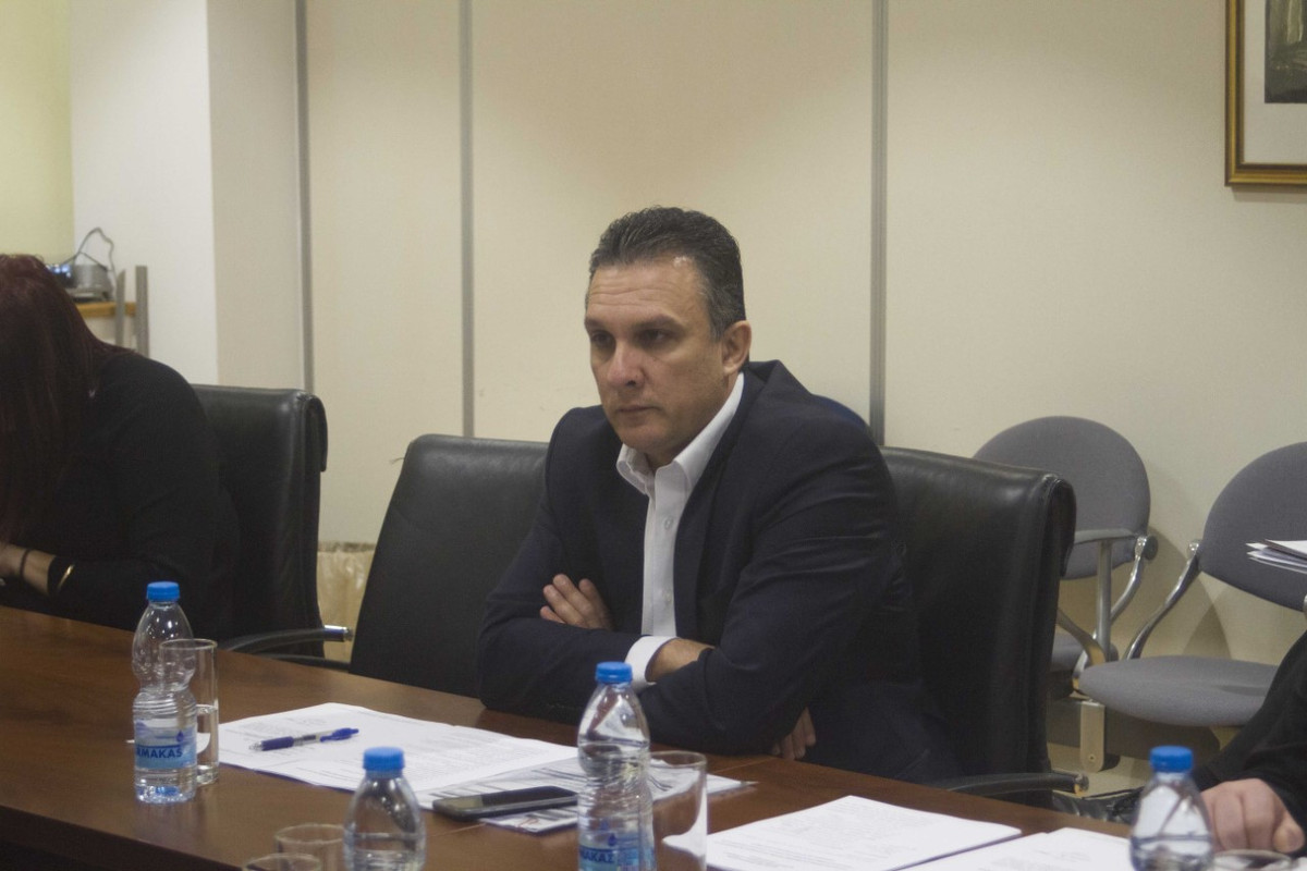 κομμ5