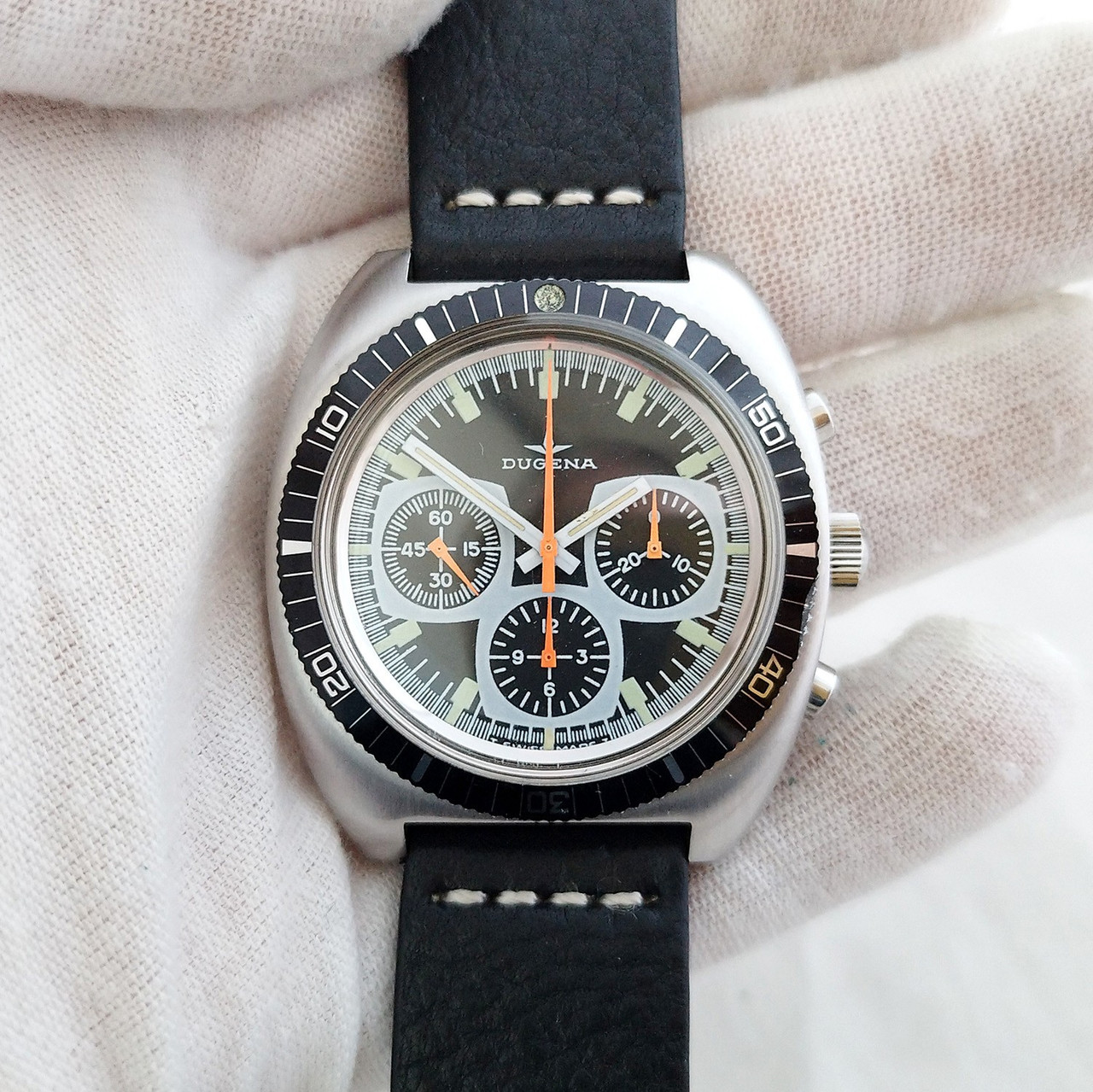 mon dernier achat, la très rare Dugena de 1970 ref 3000 en valjoux 72 20260815chrono-Dugena-Valjoux-7736