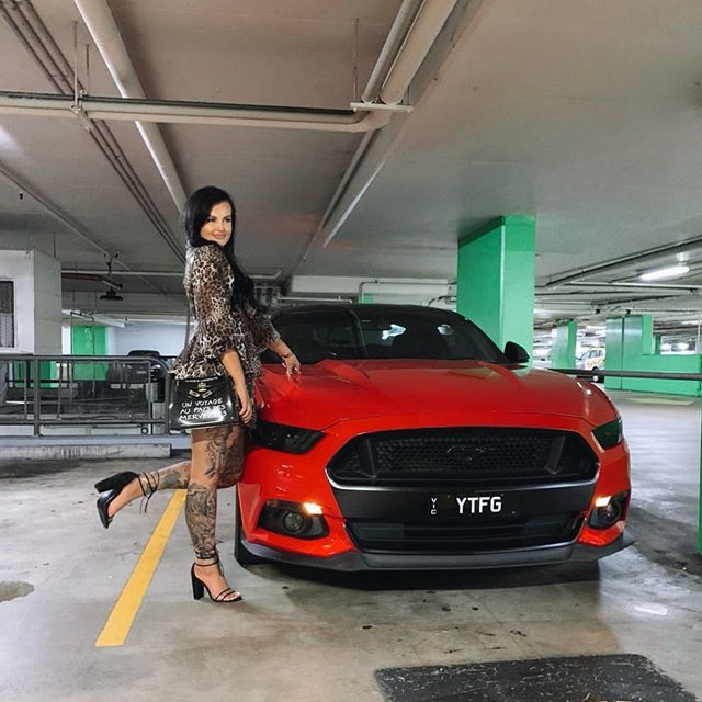  Renee Gracie, seorang pembalap Supercar Australia banting stir menjai bintang video porno.