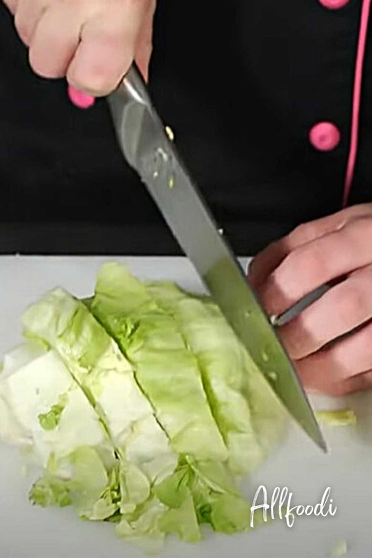 How to cut lettuce in pieces