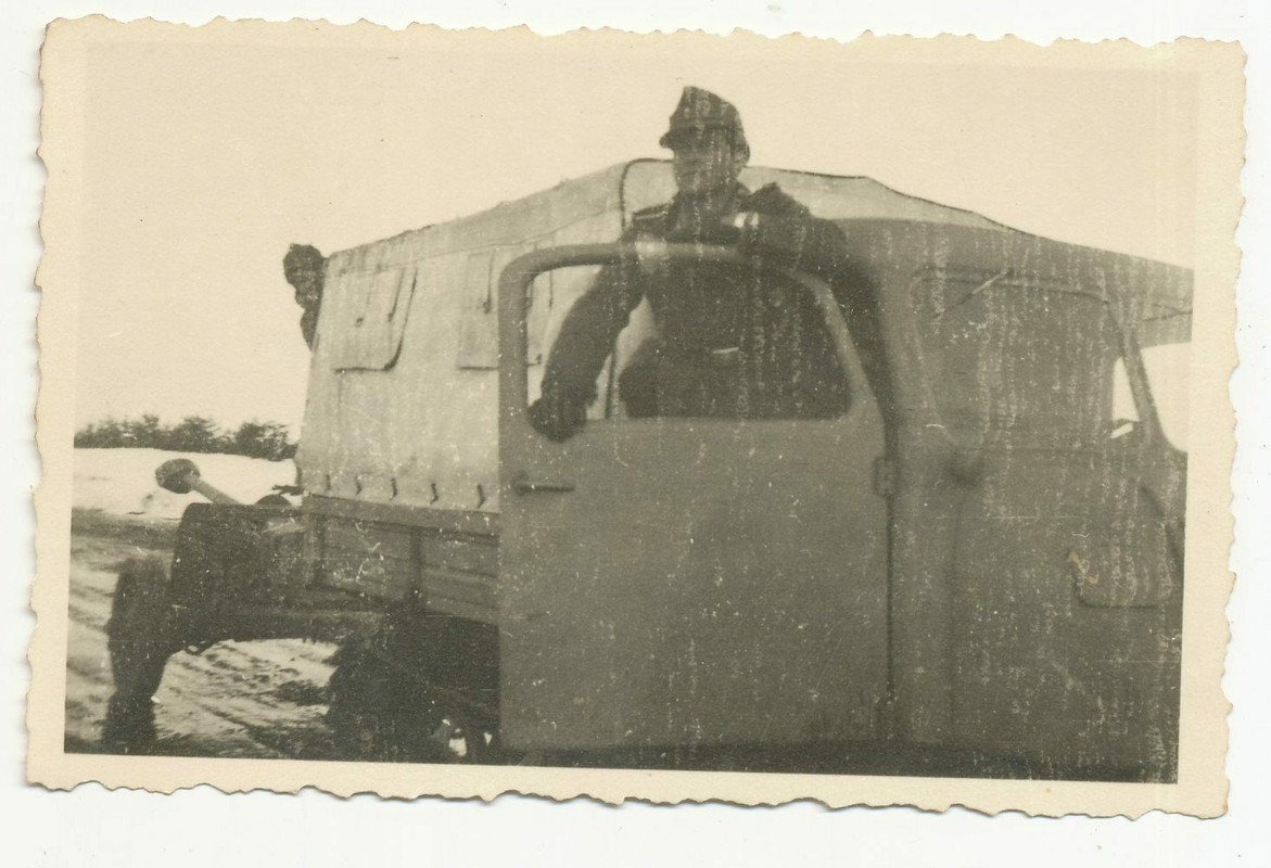 Orig. Foto Panzerjäger Soldaten Pak Raupenschlepper Ost Smolensk 1943