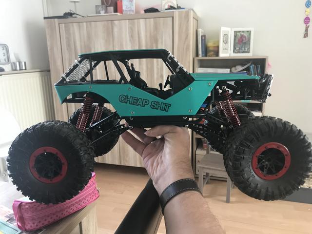 34B4E4DD-C705-4D09-A4DA-ABB6FD9EE95E