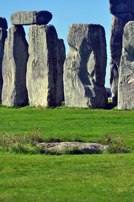 Stonehenge-Slaughter-Stone-trilithon-resized.jpg