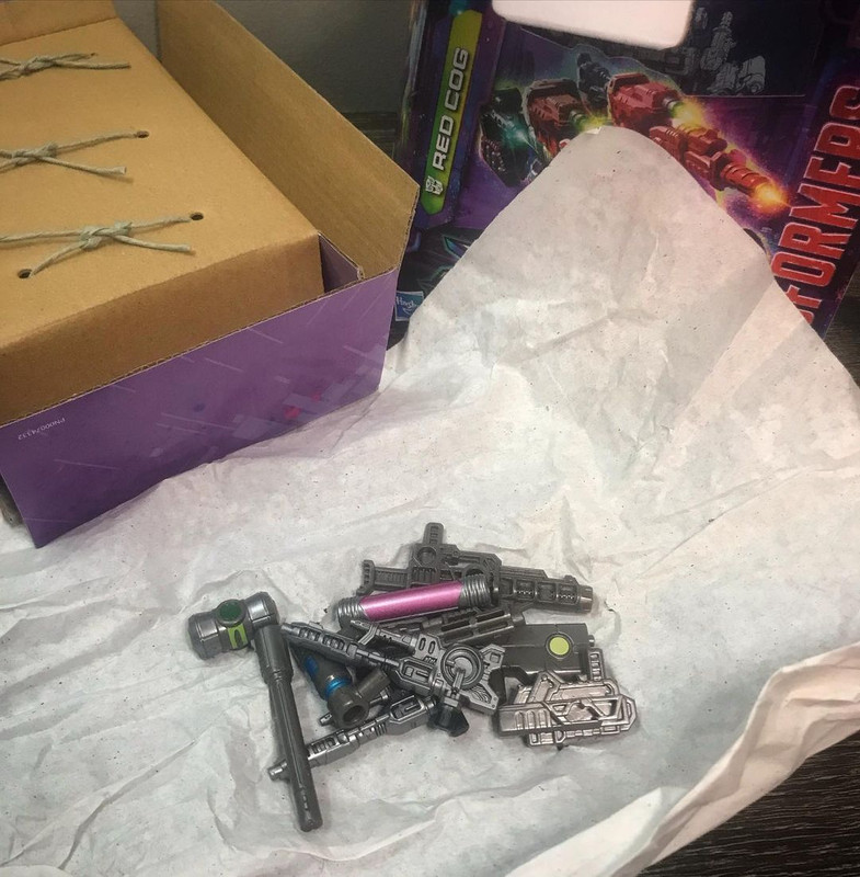 Legacy-Red-Cog-Packaging-05