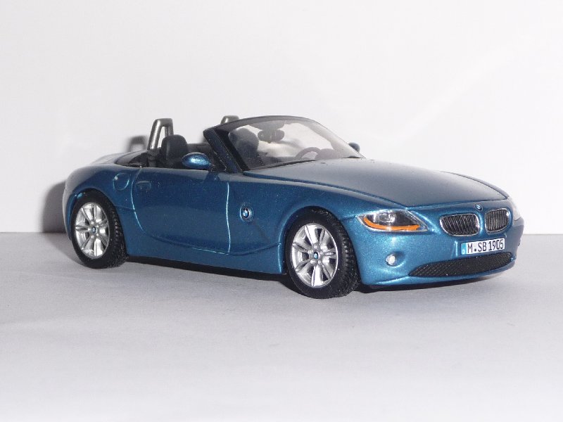 BMW Z8 Minichamps(3)