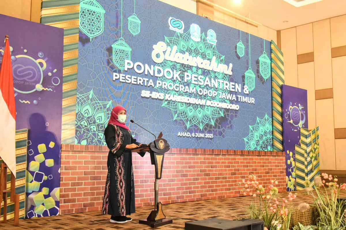 Ingatkan Potensi Besar Industri Halal di Dunia, Gubernur Khofifah Ajak Pelaku UMKM Berbasis Pesantren Ikut Ambil Bagian