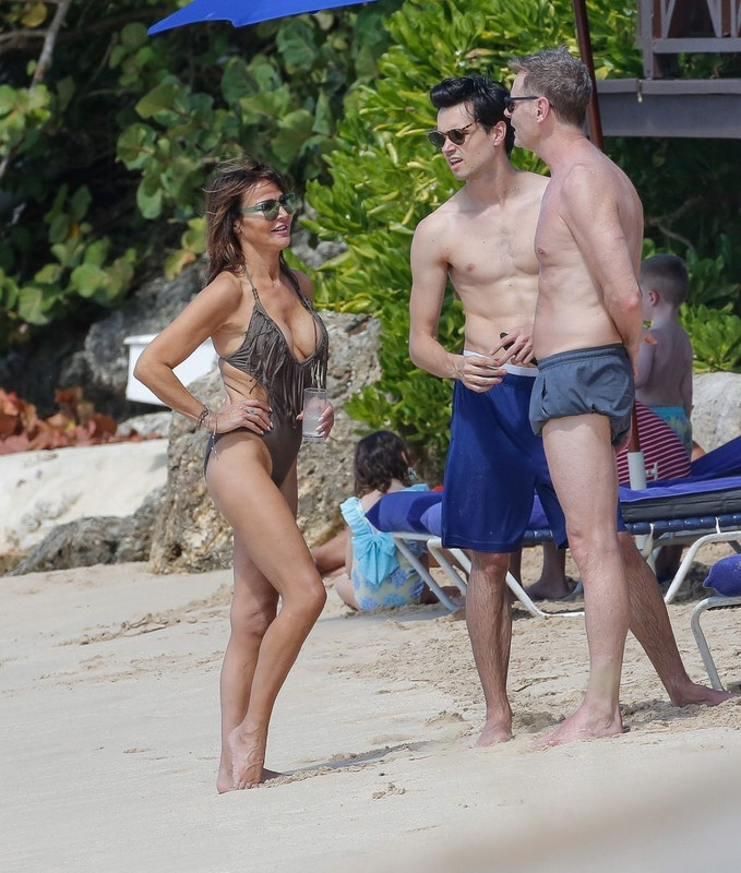 Lizzie-Cundy-Sexy-The-Fappening-Blog-com-25-1-1024x1206