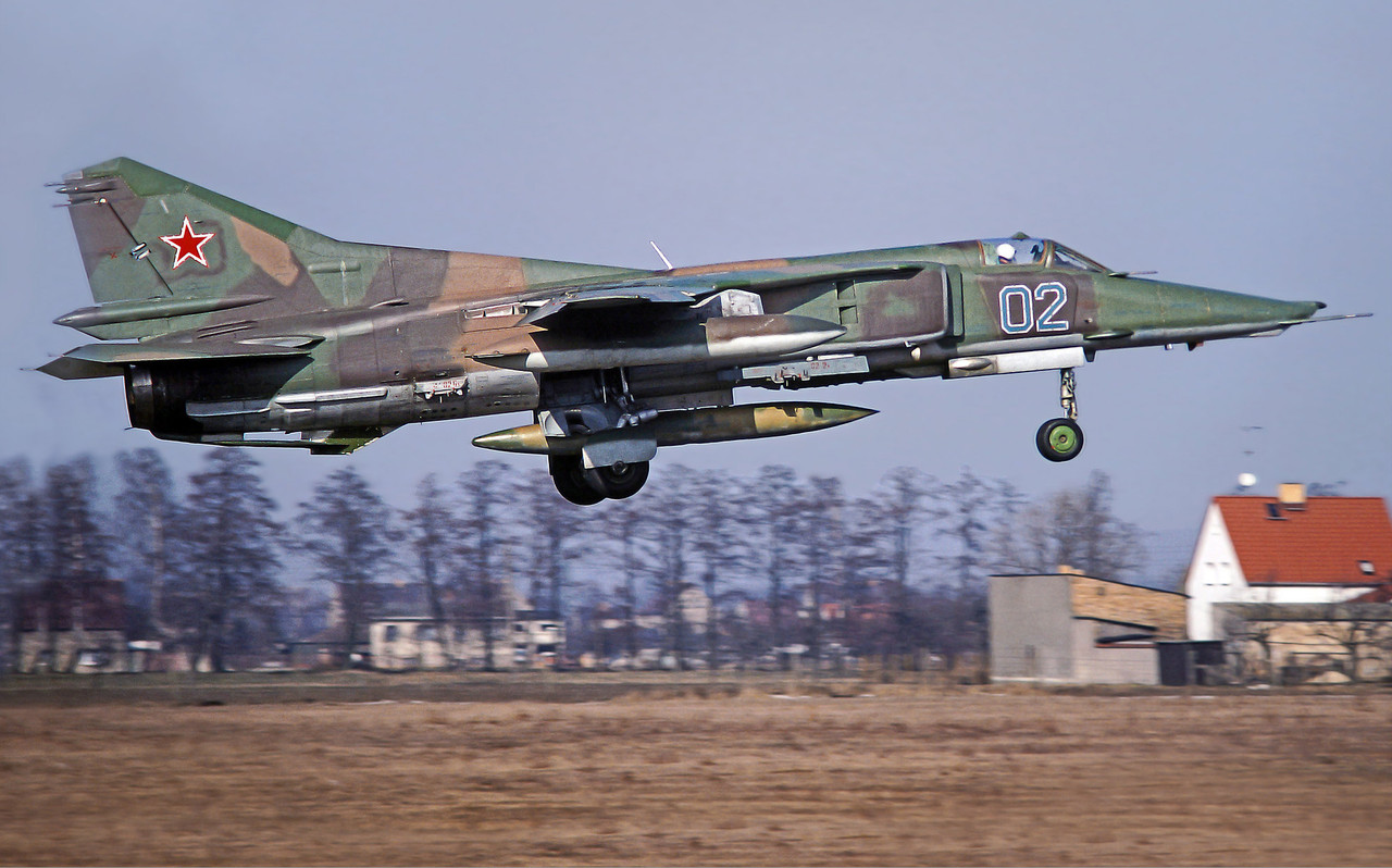559 APIB Mig-27K 02 Blue_76802623145 (3), Frühling 1993
