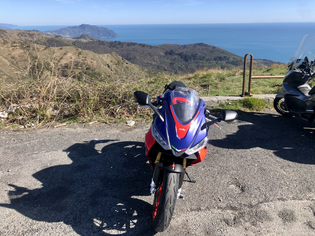 946957ED-D4FA-43A6-AA2B-D6F6C21BBCEB