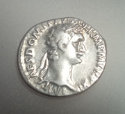 Denario de Domiciano. IMP XXII COS XVI CENS P P P. Minerva avanzando a dcha. Roma IMG-20221209-205146