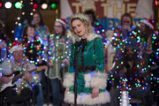 emilia-clarke-last-christmas-02