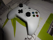 [VDS] Console Xbox One S version 1To - blanche - en boite d'origine + en cadeau 1 jeu FIFA 2014 DSC06018