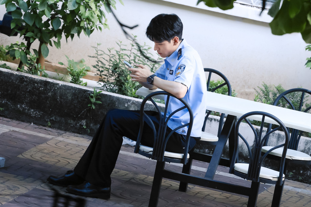 006CT39Tgy1hg1aphegu8j34vg38y1l3