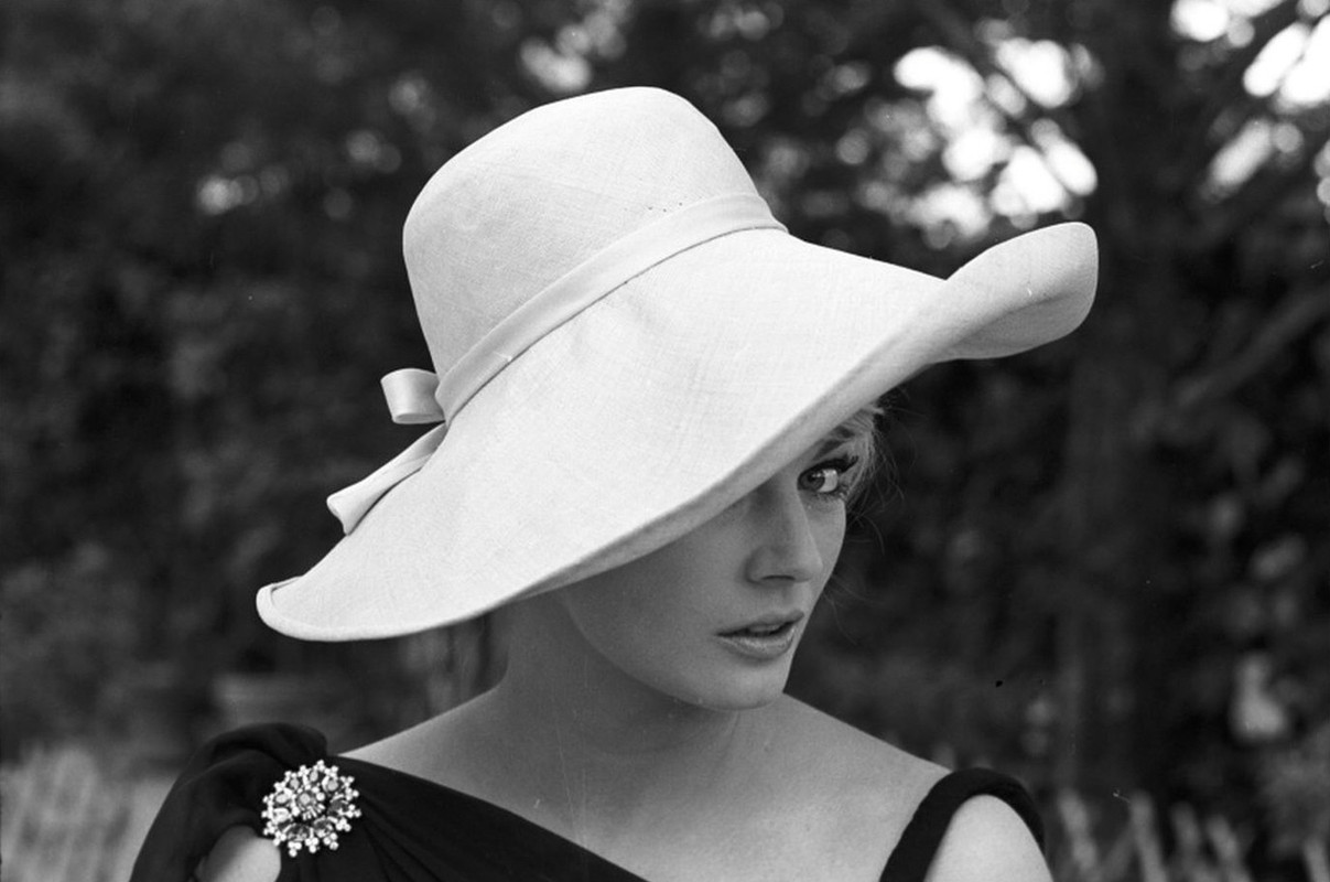 anita_ekberg_md17