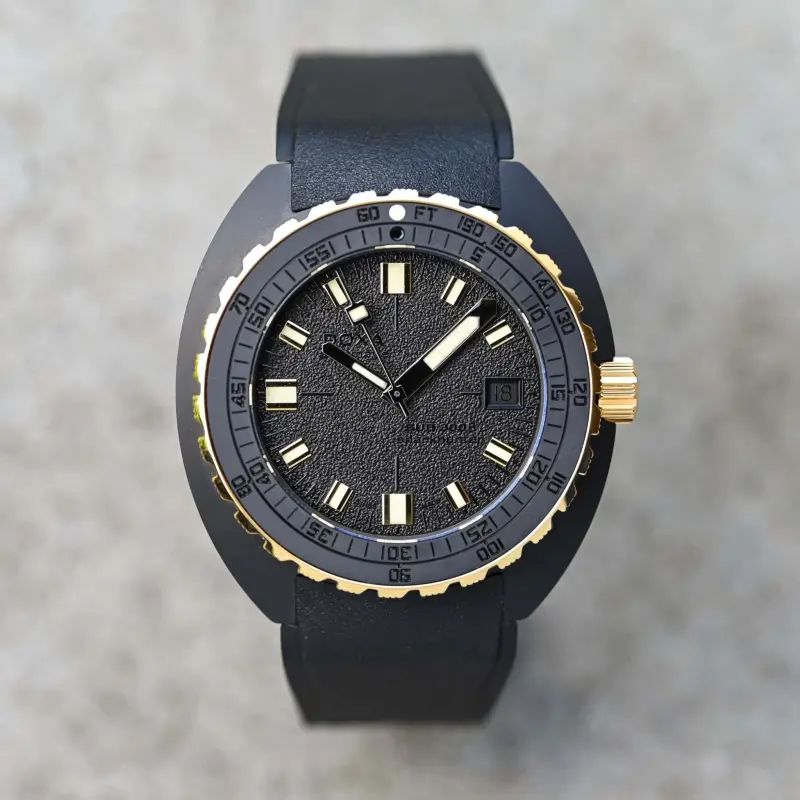 Doxa-SUB-300β-Sharkhunter-Blakc-Ceramic-and-Gold-hands-on-review-3-2048x2048