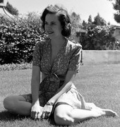 Teresa-Wright-b02