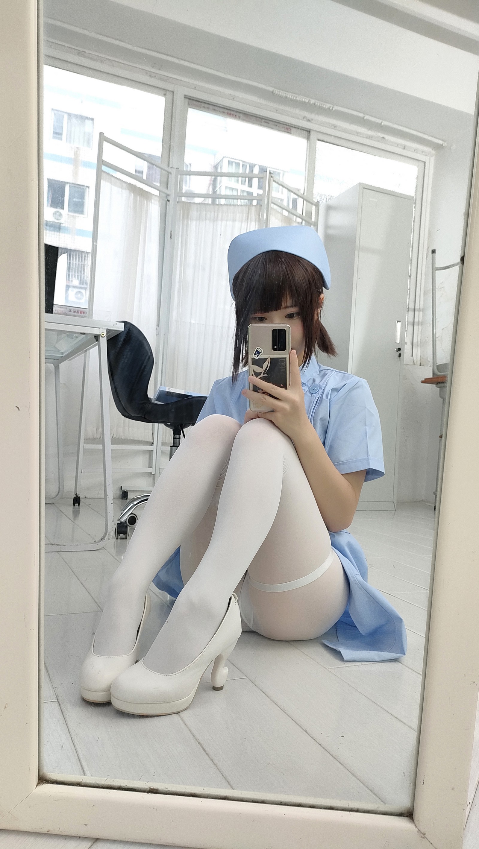 十万珍吱伏特（香川澪）实习生主题摄影作品集｜155P+1V｜1.38GB插图8