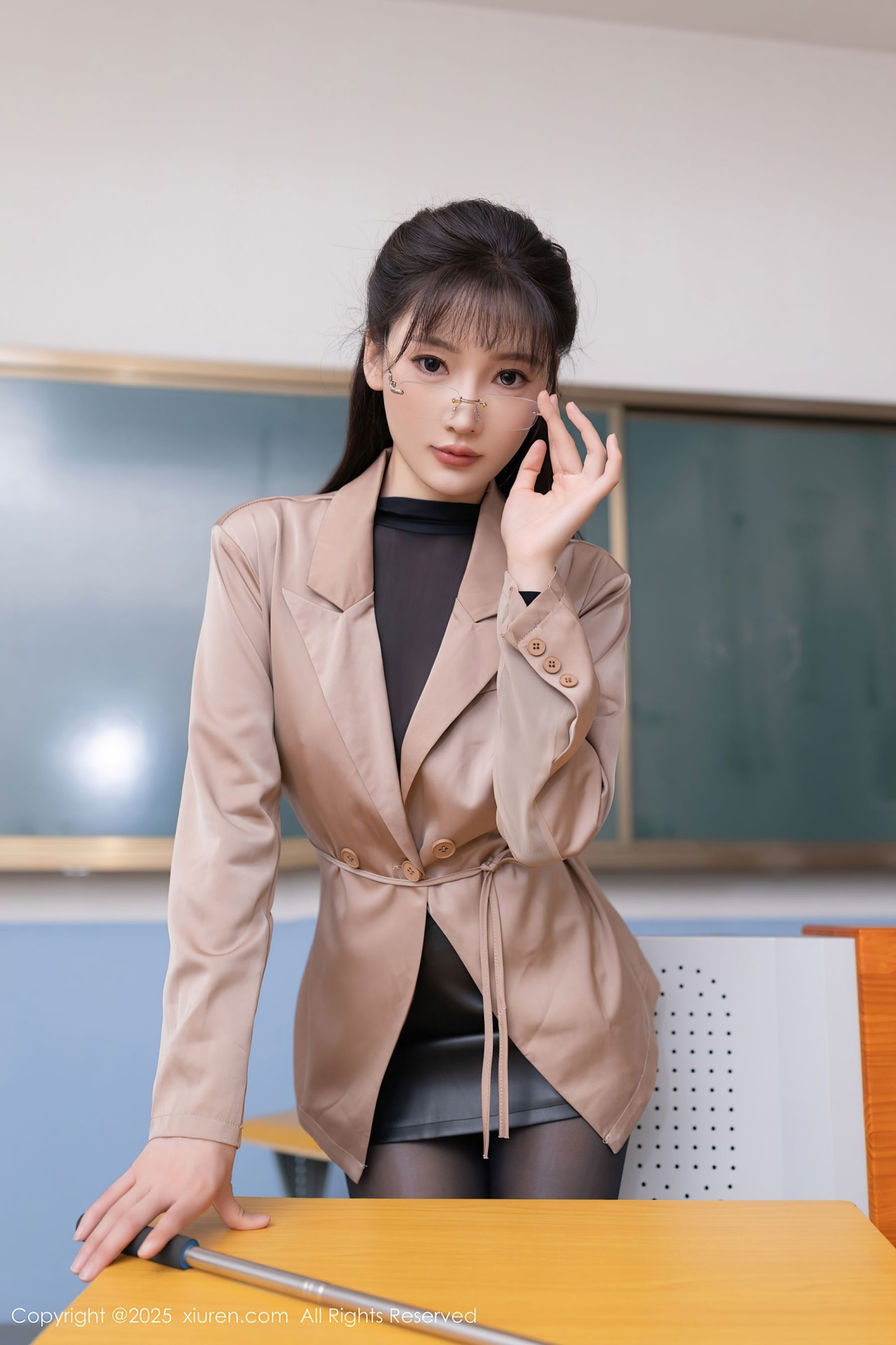 陆萱萱 写真 2025.07.17 No.10558 ，性感的教室老师，好想去上课插图9
