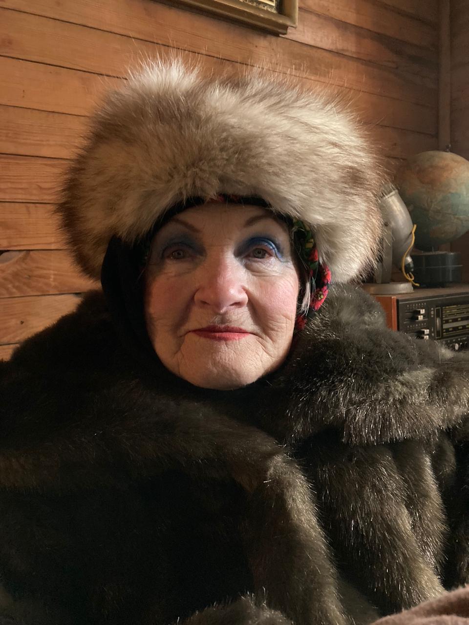 Бабушка 85 лет
