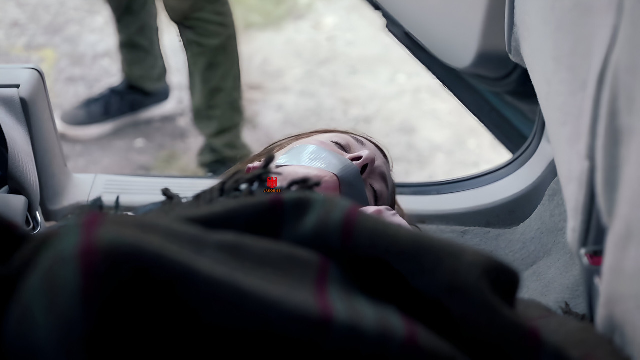 Claire Bronson 28 - Mr. Mercedes S03E10