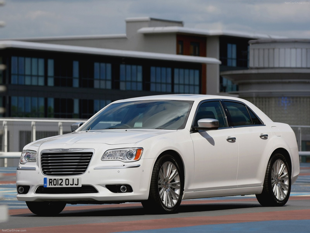 Chrysler-300C_2012_1600x1200_wallpaper_02