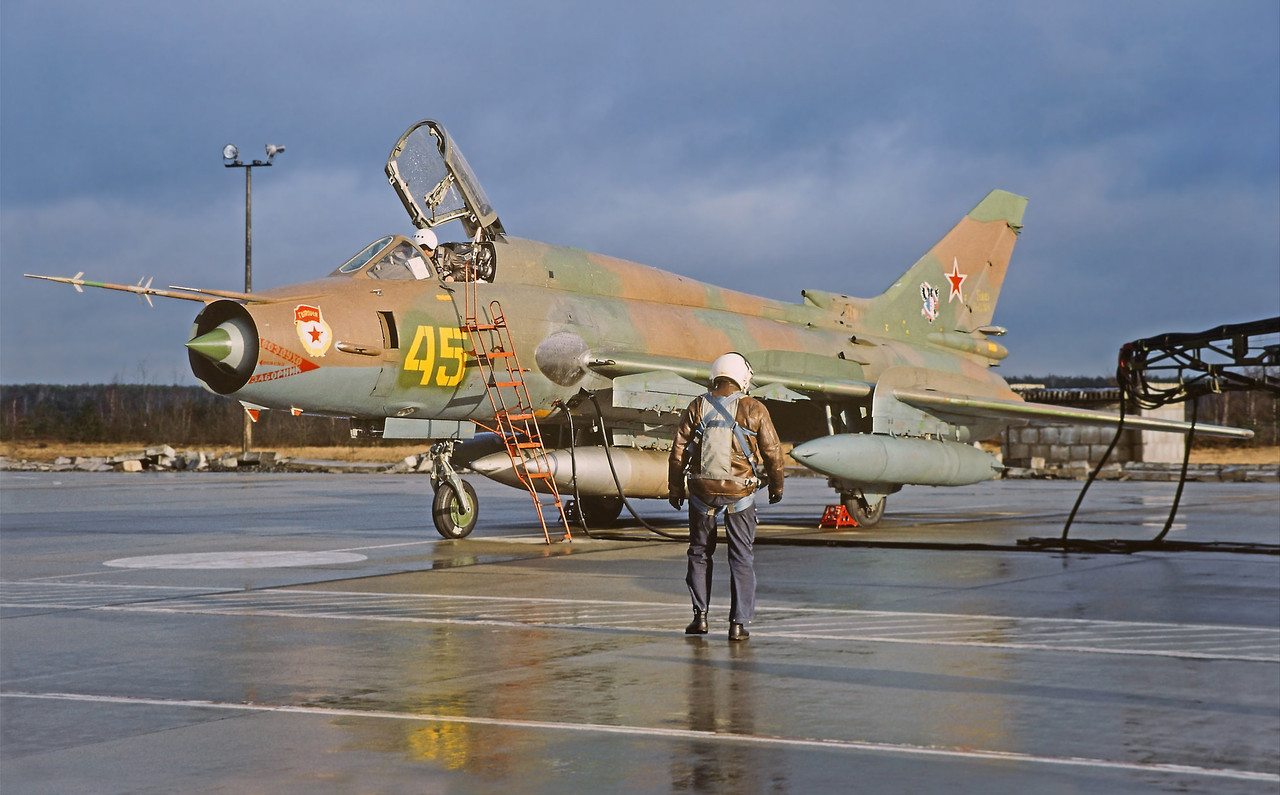 20 GvAPIB Su-17M4 45 yellow_15103 (4)