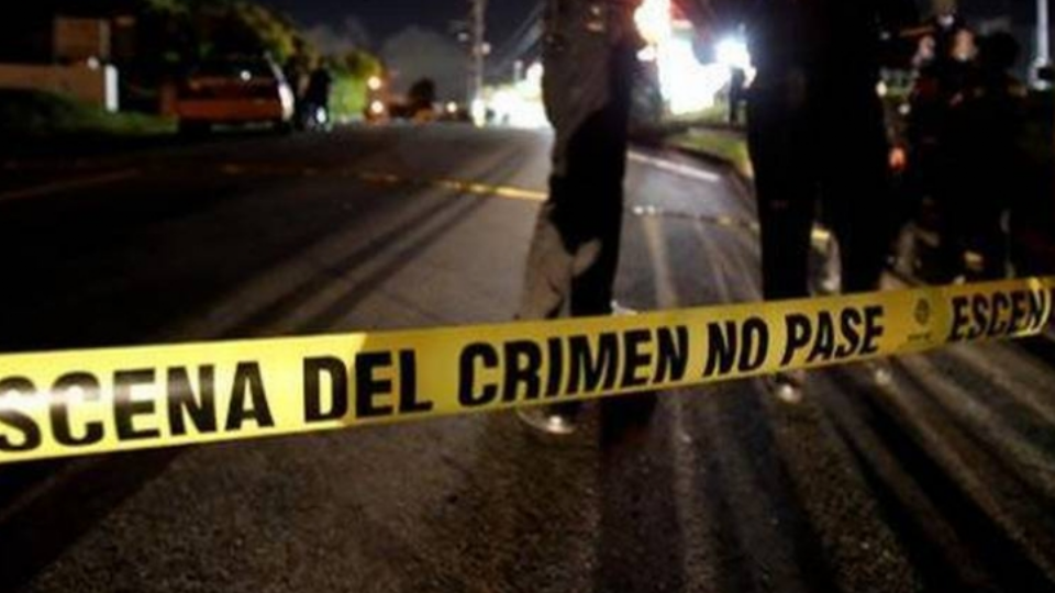 Pistoleros acribillan a tres hombres en calles de Celaya; uno de ellos murió