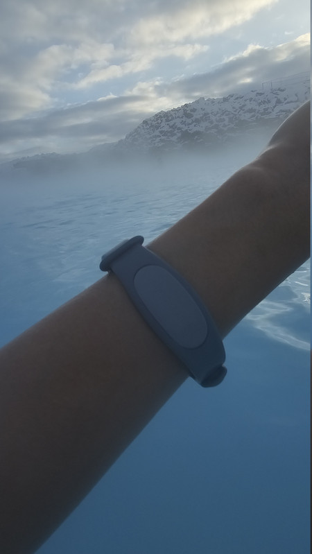 置物櫃鑰匙及付款用的手環