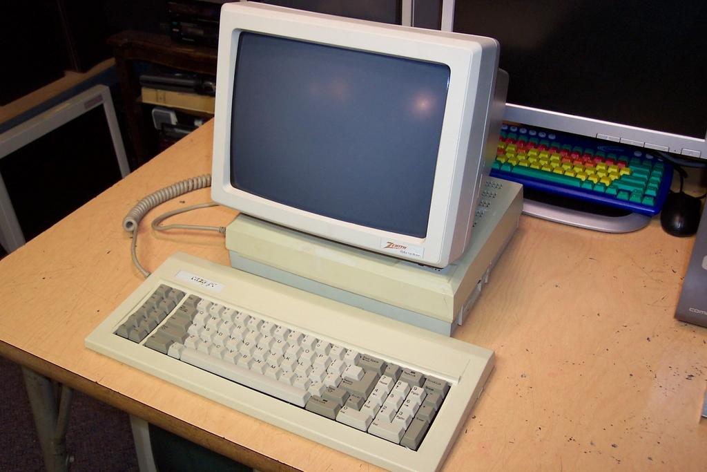 FS: Zenith eaZy PC all-in-one XT/8088-class computer (NJ