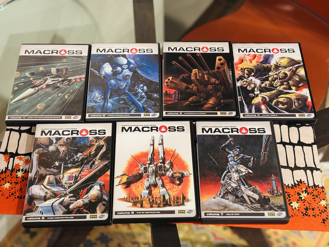 Is this an official boxset? : r/macross