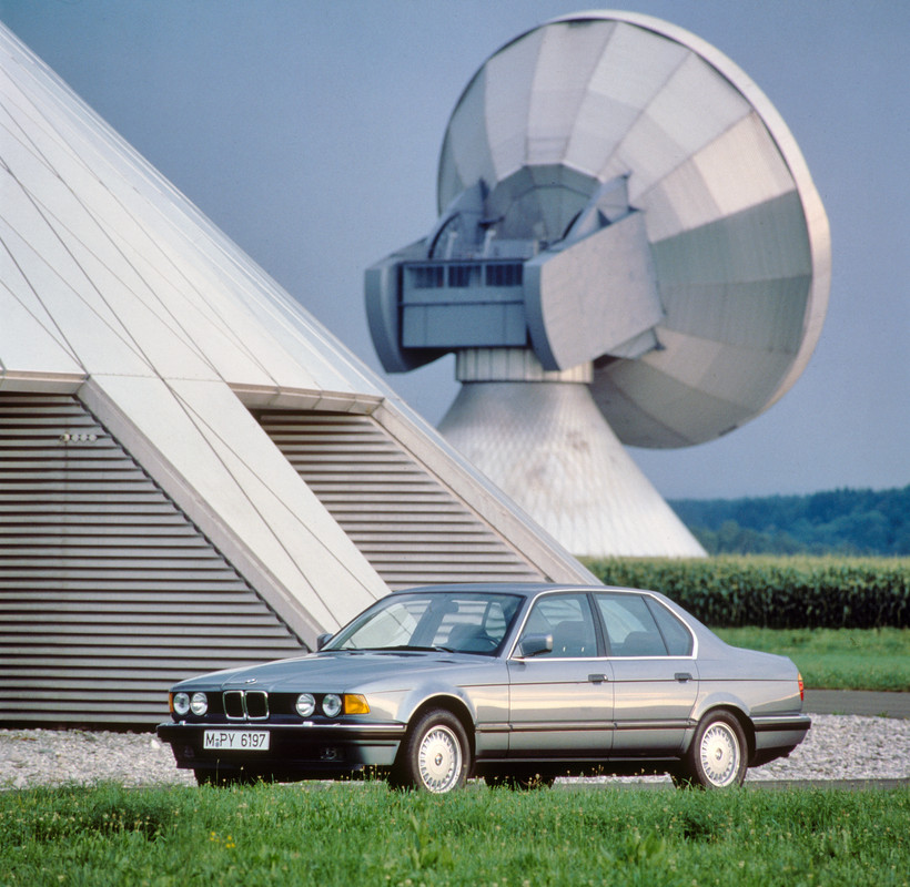 P90458348_highRes_the-new-bmw-7-series